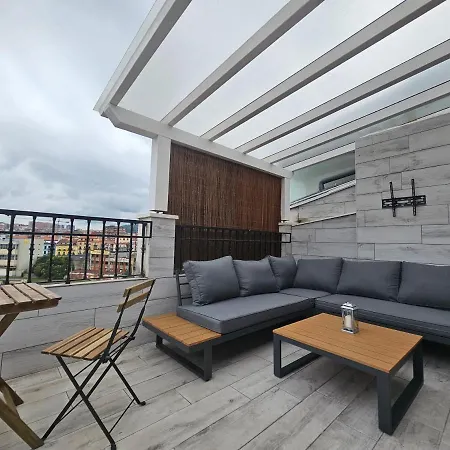 Habitacion En Atico Con Terraza En * ビルバオ