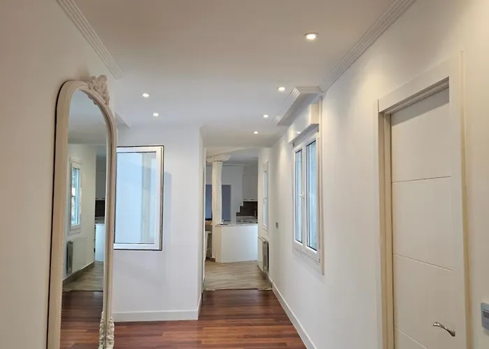 Habitacion En Atico Con Terraza En Pansiyon Bilbao